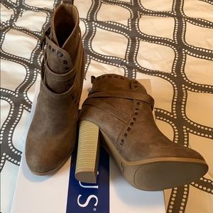 WRAP STITCH DETAIL BOOTIES